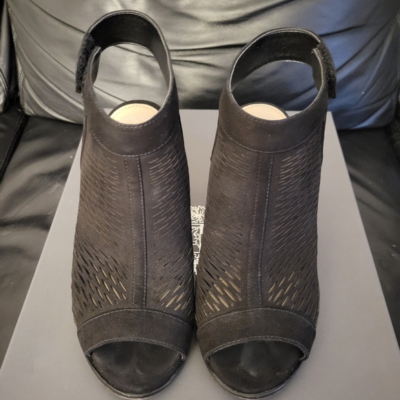 Vince Camuto "Lavette" open toe bootie - Picture 5 of 10